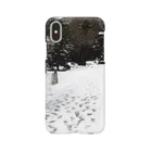 iPhoneケース専門店の雪の足跡 スマホケース