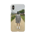 友澤tomozawaの仮面の女の子が道に立ってる Smartphone Case