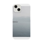 Esseの雨の日の海と白い灯台 Smartphone Case