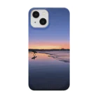 LaChicaのSunset Beach with Surfer Smartphone Case