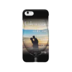 Mr.Rightのワイングラスに映るロマンチックなカップルたち「Only you can make me happy or cry.」 Smartphone Case