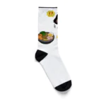 MirofuruDesignのラーメンが大好きな黒猫がラーメンを見つけて驚いている Socks