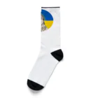 諭苑のSUZURI店のLove＆Peace観世音菩薩ウクライナ国旗背景 Socks