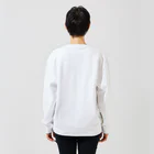 kuralica WAKUWAKU storeのスウェット for Kids／パラソル・黒 Crew Neck Sweatshirt :model wear (back)