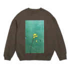 花畑写真館🌷の#5 みどりの壁と黄色いお花 Crew Neck Sweatshirt