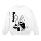 山形屋米店の牛乳を注ぐ女 Crew Neck Sweatshirt