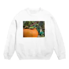 ポメラニアンのアリスくんのカエルと柿 Crew Neck Sweatshirt