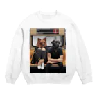 Mottan‘s Art Goods Shopの地下鉄の乗る　犬のカップル Crew Neck Sweatshirt