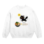 MirofuruDesignのラーメンが大好きな黒猫がラーメンを見つけて驚いている Crew Neck Sweatshirt