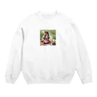 mari0909の可愛らしいシマリスのエプロン姿 Crew Neck Sweatshirt