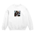 クロスクリエイティブのパソコンを使っているトラ Crew Neck Sweatshirt