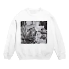 kio photo worksのcat in bicycle Crew Neck Sweatshirt