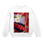 cindy mcleanの2 Daisies at the Shrine  Crew Neck Sweatshirt