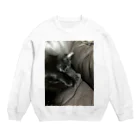 taro--88のクロ Crew Neck Sweatshirt