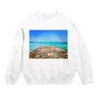 mizuphoto galleryの西桟橋とサバニ船 Crew Neck Sweatshirt