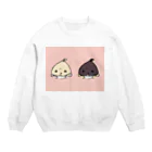 春猫荘のマスクをするニンニクちゃんと黒ニンニクちゃん Crew Neck Sweatshirt