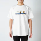 星空の教室　購買部のカヤックくまさん Regular Fit T-Shirt