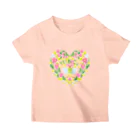 tree treeのHoney Bee Heart Regular Fit T-Shirt