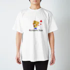 ながぐつのデュークのstanding#2 Regular Fit T-Shirt