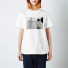 須田彩加のスプレーカーネーション Regular Fit T-Shirt