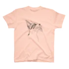 あくび猫とふとん(byそらあーつ)のほっそりキジトラ白猫ちゃん、上を見ている スタンダードTシャツ