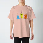 Poulet(miya)のヨガをしている鳥さん スタンダードTシャツ