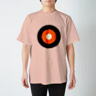 CORONET70のサークルa・黒・オレンジ・クリーム Regular Fit T-Shirt