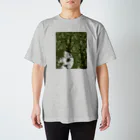 QUE-SERA-SERAのびっくり顔ネコの小鉄さん Regular Fit T-Shirt