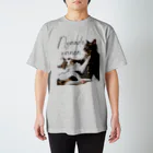 こまち と ひげよしのにゃんでやねん Regular Fit T-Shirt