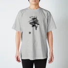 もけけ工房 SUZURI店のびわ鐘馗さま.モノクロ Regular Fit T-Shirt