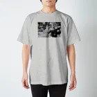 akane_art（茜音工房）のモノクロフラワー（キク） Regular Fit T-Shirt