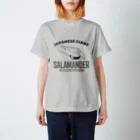 NOTARIのJ.G.サラマンダー大学ロゴ（2色） Regular Fit T-Shirt