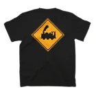 CIPANGOの【道路標識】BEWARE OF TRAINS（汽車に注意）（踏切）　イエローロゴバージョン スタンダードTシャツの裏面