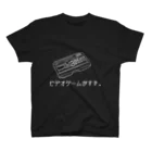 極東アイセキ計画店。のビデオゲームが好き。白字ver Regular Fit T-Shirt