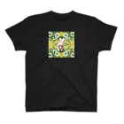 ❀おちゃめの部屋❀の草原をお散歩するミルキーちゃん☆ Regular Fit T-Shirt