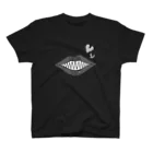 MaryのKiss Me Black Regular Fit T-Shirt