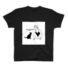 pawsの猫と女の子 Regular Fit T-Shirt