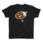 さかたようこ / サメ画家のカレーの中と外で視線を交わすサメ Regular Fit T-Shirt