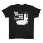 erubakki_yojitaのerubakki_昨日は読むもの（W） スタンダードTシャツ