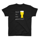 ビールとデザイン。のビールはガソリンです。 Regular Fit T-Shirt