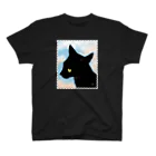 𝙽𝚘 𝚁𝚘𝚜𝚎 𝚆𝚒𝚝𝚑𝚘𝚞𝚝 𝙰 𝚃𝚑𝚘𝚛𝚗.の黒猫切手 Regular Fit T-Shirt