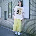 おちょぴの白木蓮と黒猫 Regular Fit T-Shirt