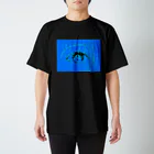 株式会社RayArc・新規事業ユニットの瞳を閉じるな！(青) Regular Fit T-Shirt