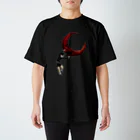 さとルーヌスの月を投げる黒い少年（白ライン） スタンダードTシャツ