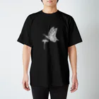 tribekoubouのステンドグラス蝶　白黒 Regular Fit T-Shirt