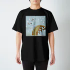 Musashi和柄Shop 【Japanese pattern】の鶴と雪Tシャツ Regular Fit T-Shirt