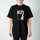 佐倉薫の 絶対Knee！ 勝ち取ります SHOPのKNEEシャツ（Whiteロゴ） Regular Fit T-Shirt