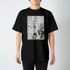 Anriのセーヌ川沿いの露店のおやじ Regular Fit T-Shirt