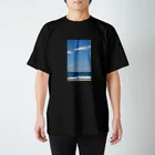 Aya KのGold Coast beach Regular Fit T-Shirt