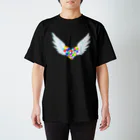 くまのマーク&マクセニの翼をひろげて Regular Fit T-Shirt